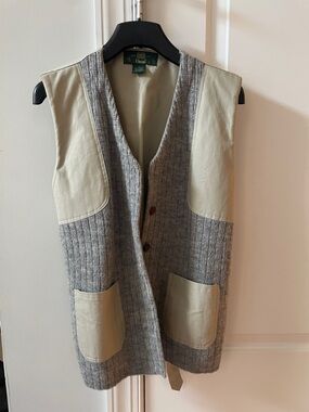 Orvis Green Logo Label with Cream Lining